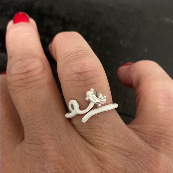 Jewelry - NWOT Quirky Size 7.5 White Crystal Wrap Ring - Women Jewelry!